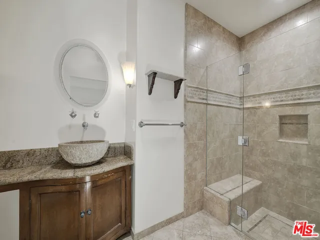 $8,900 | 743 North Orange Drive, Los Angeles, CA 90038