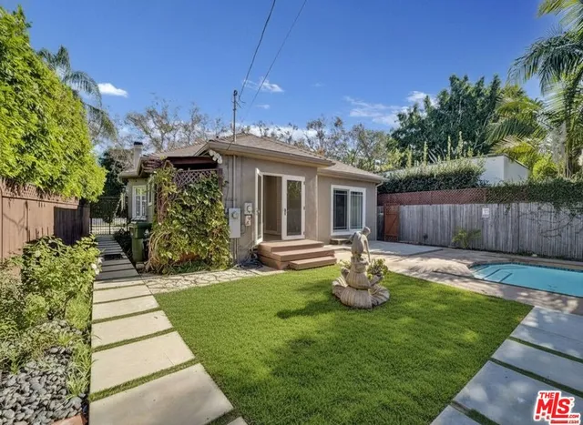 $8,600 | 743 North Orange Drive, Los Angeles, CA 90038