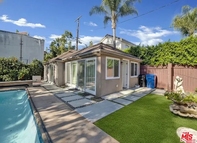 $8,600 | 743 North Orange Drive, Los Angeles, CA 90038