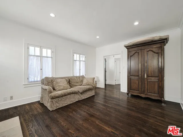 $8,900 | 743 North Orange Drive, Los Angeles, CA 90038