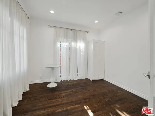 $8,900 | 743 North Orange Drive, Los Angeles, CA 90038