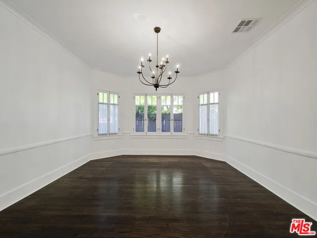 $8,900 | 743 North Orange Drive, Los Angeles, CA 90038