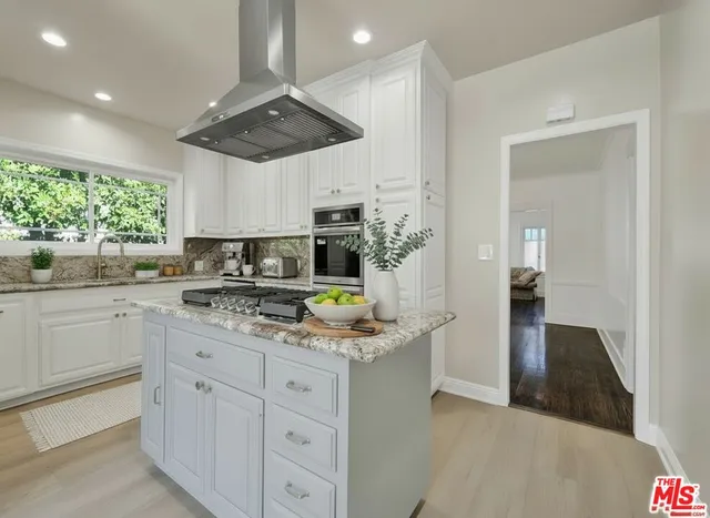 $8,600 | 743 North Orange Drive, Los Angeles, CA 90038