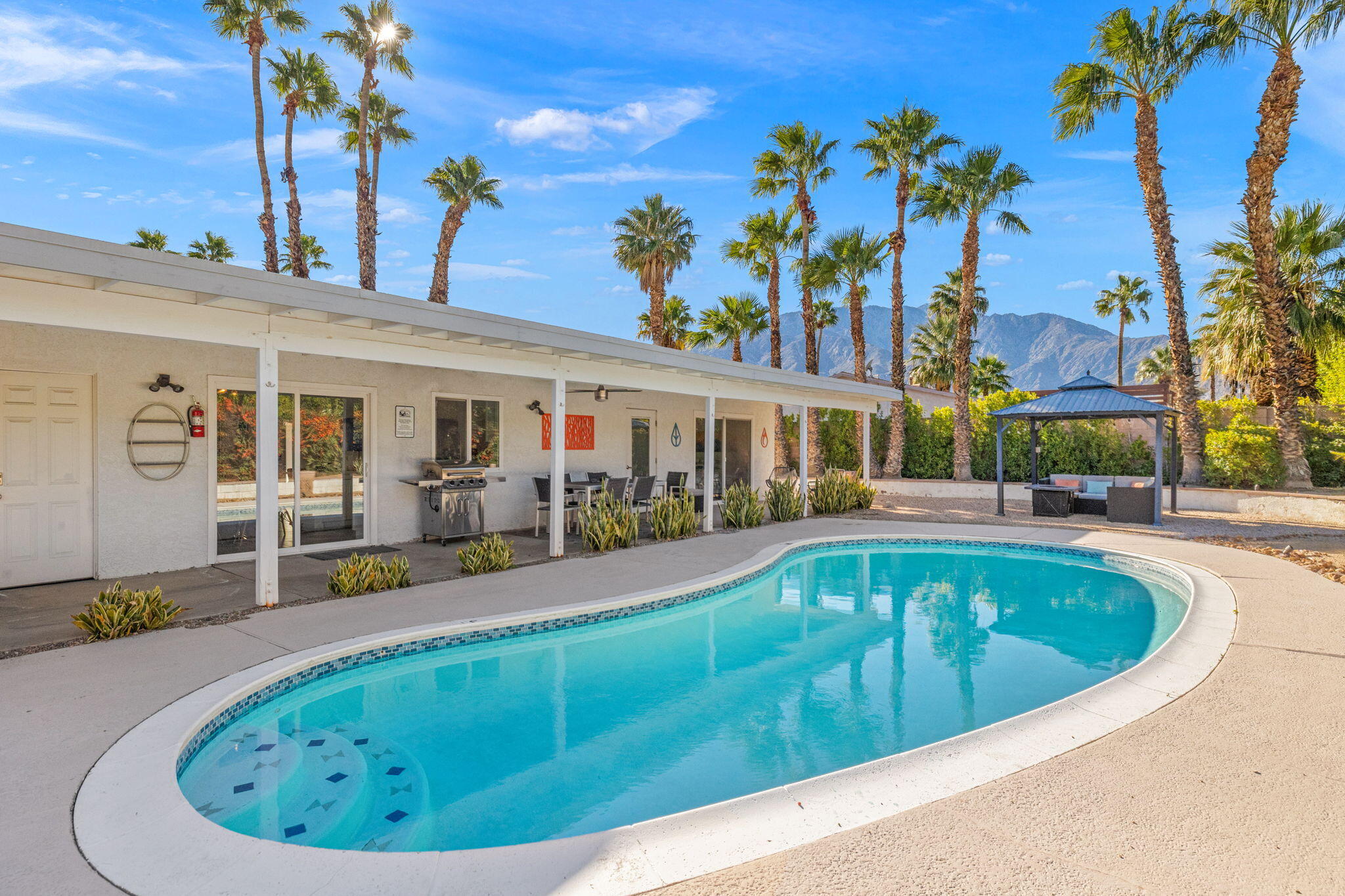 2304 East Bellamy Road Palm Springs, CA 92262 - Photo 2 of 32 2304 E Bellamy Pool