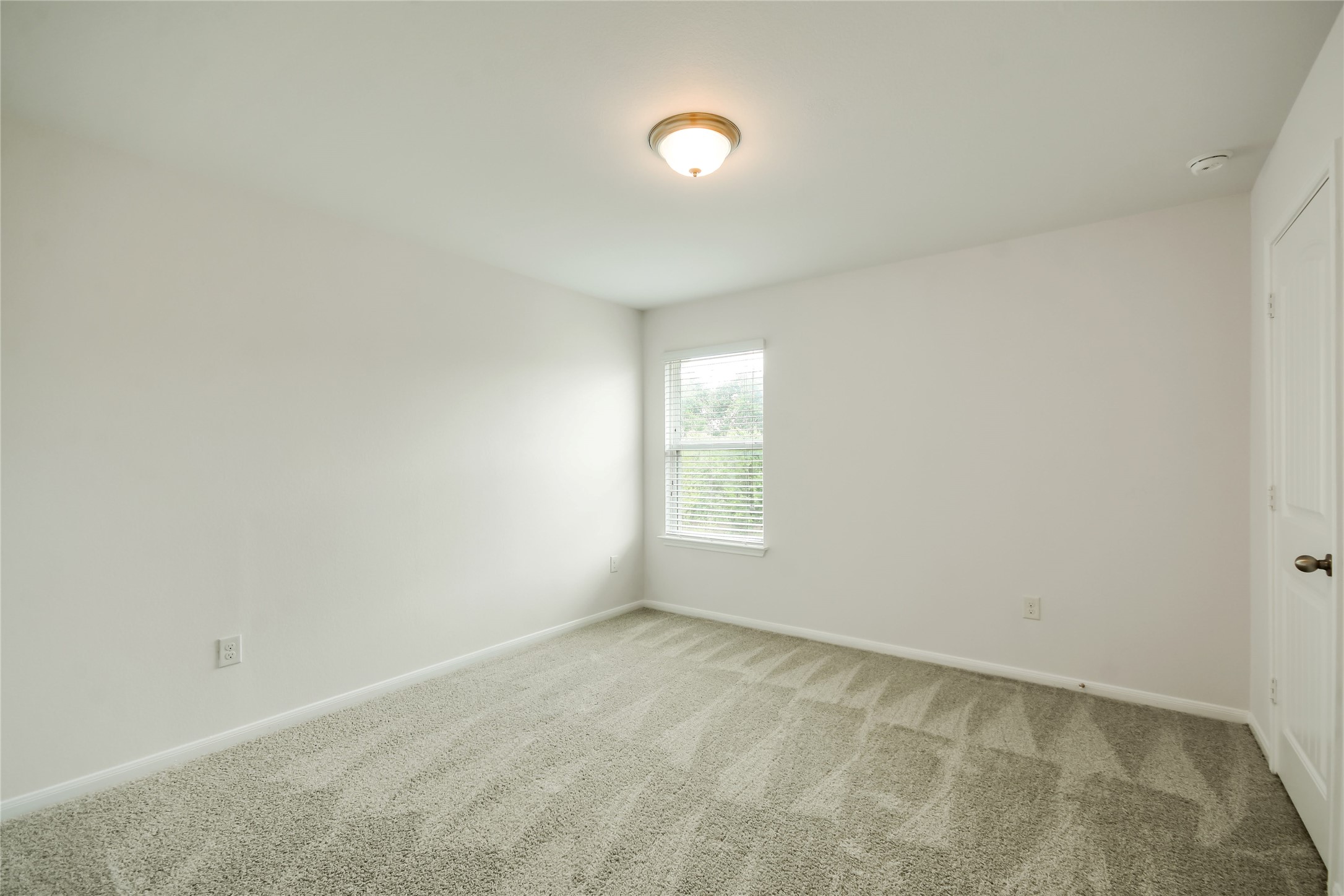 6525 Ranchito Drive Austin, TX 78744 - Photo 22 of 36 Upstairs Guest bedroom #1