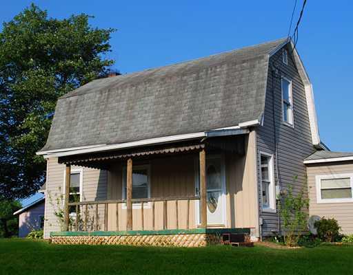 4060 Mercer Road New Castle, PA 16105 - Photo 2 of 7 Exterior Front.