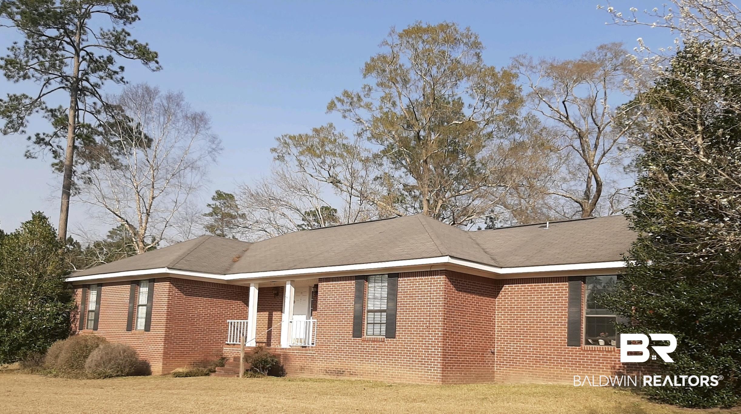 202 Oakridge Place Brewton, AL 36426 - Photo 1 of 8