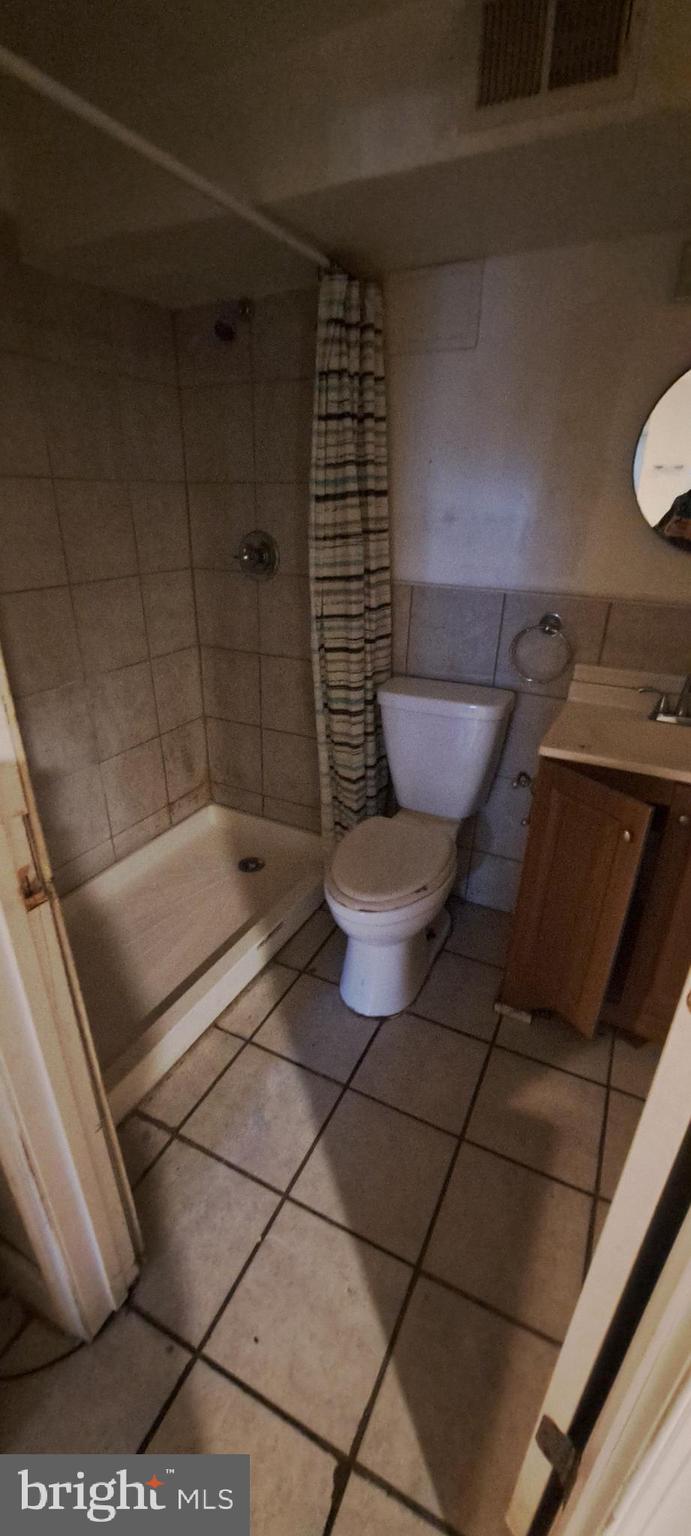 6408 L Street Capitol Heights, MD 20743 - Photo 5 of 5 3rd bath