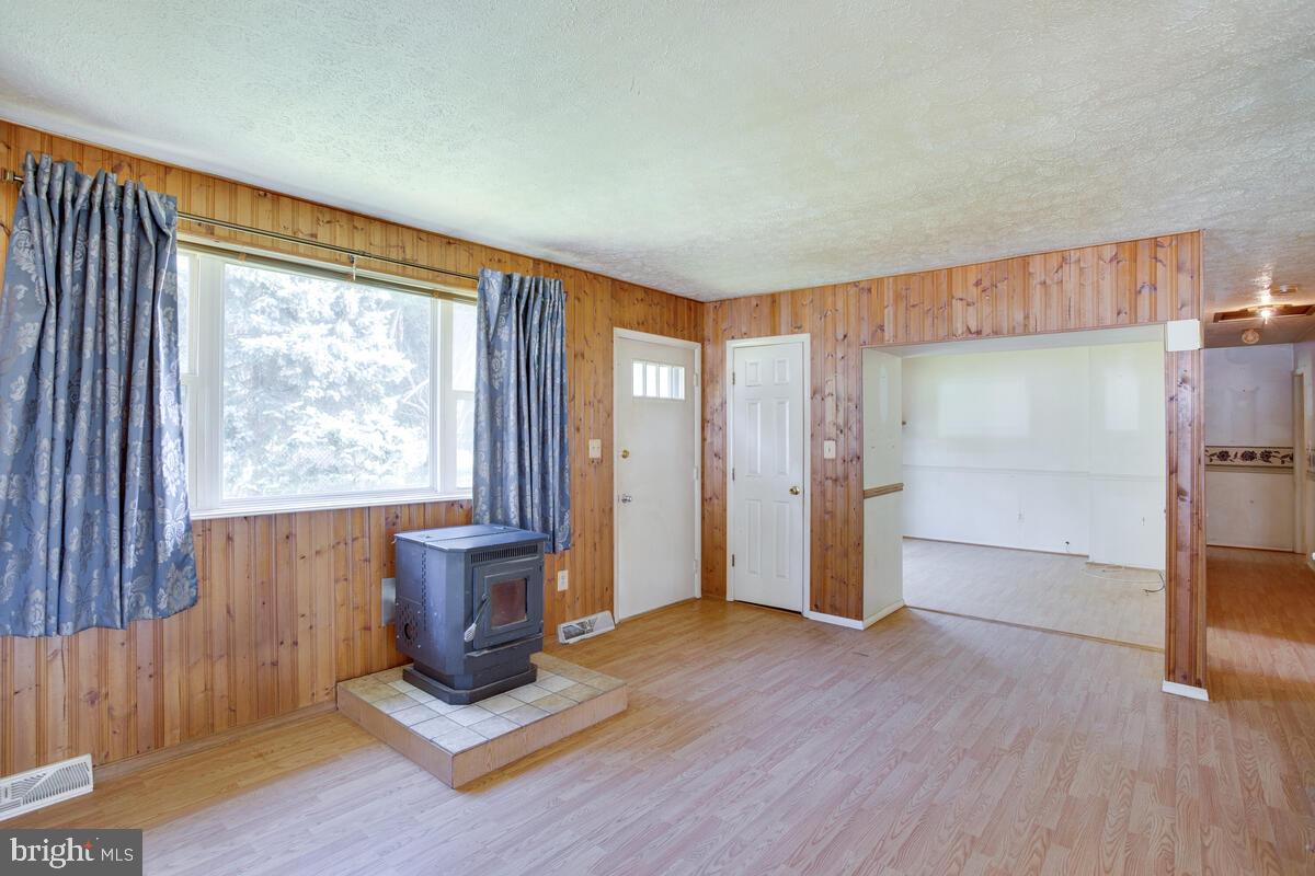5310 Williams Wharf Road St. Leonard, MD 20685 - Photo 2 of 17 family room