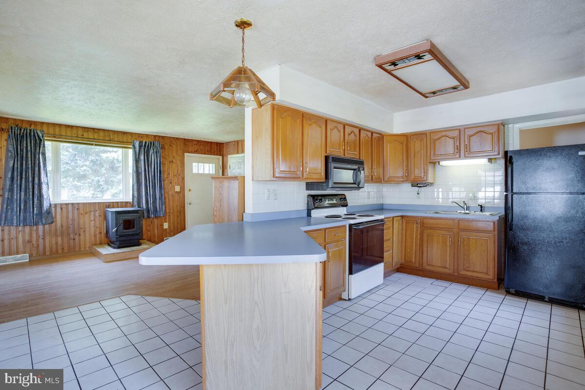 5310 Williams Wharf Road St. Leonard, MD 20685 - Photo 4 of 17 kitchen