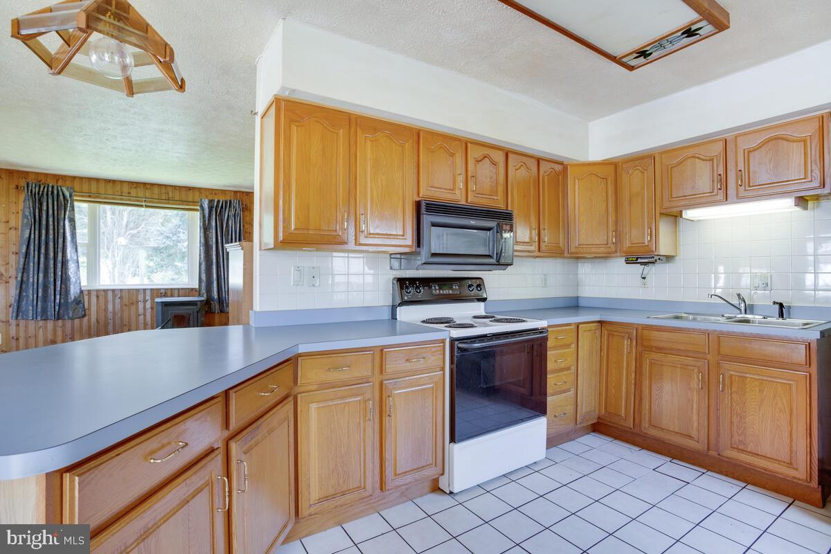 5310 Williams Wharf Road St. Leonard, MD 20685 - Photo 5 of 17 kitchen