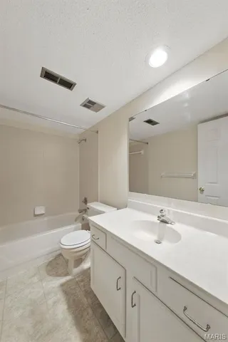 $249,900 | 2037 Trailcrest Lane, Unit 7, St. Louis, MO 63122