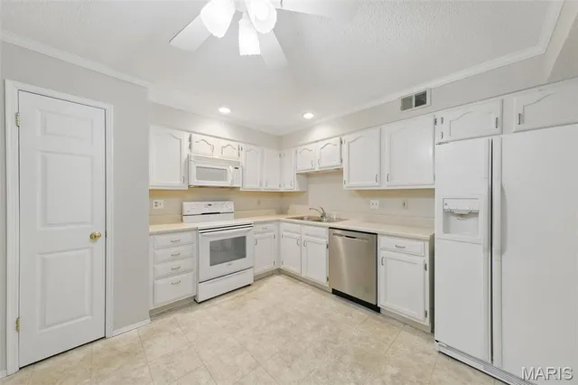 $249,900 | 2037 Trailcrest Lane, Unit 7, St. Louis, MO 63122