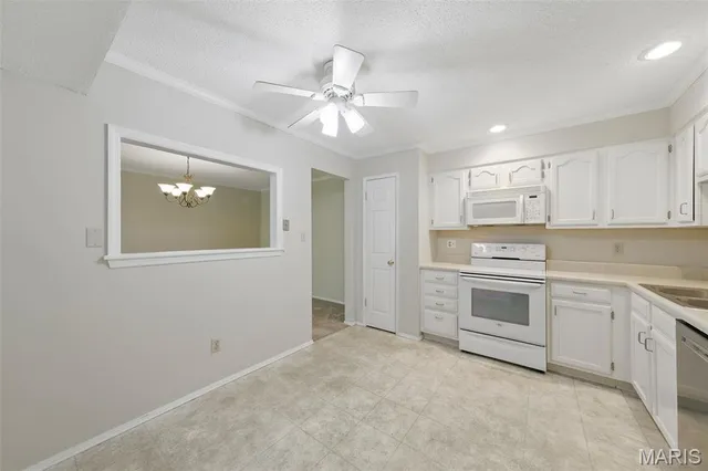 $249,900 | 2037 Trailcrest Lane, Unit 7, St. Louis, MO 63122