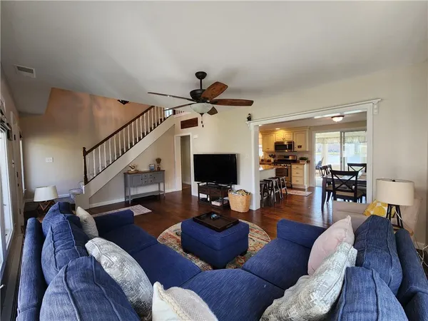 $850,000 | 670 Latonka Drive, Mercer, PA 16137