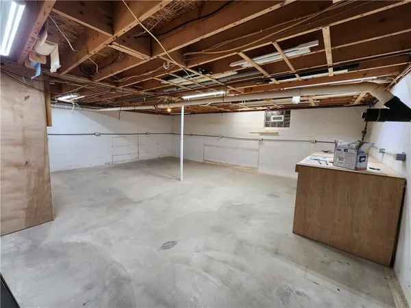 $850,000 | 670 Latonka Drive, Mercer, PA 16137