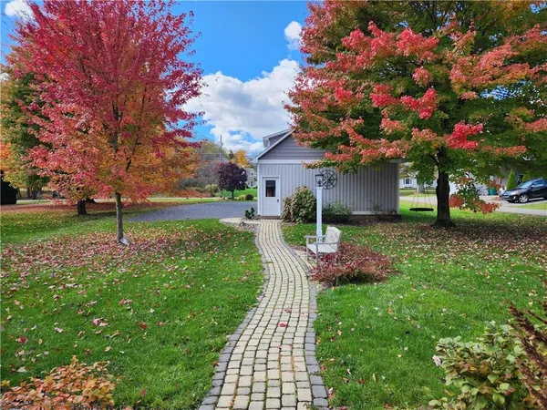 $850,000 | 670 Latonka Drive, Mercer, PA 16137