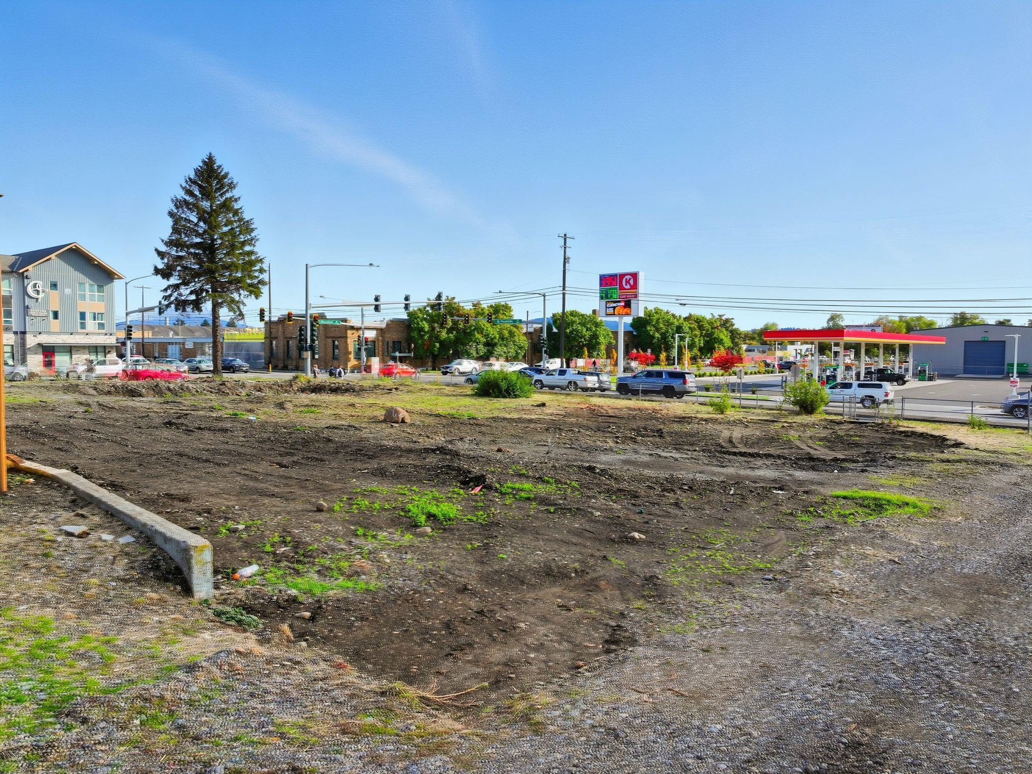 817 East North Foothills Drive Spokane, WA 99207 - Photo 7 of 19