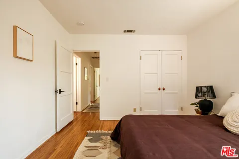 $1,099,000 | 239 West Fairview Boulevard, Inglewood, CA 90302