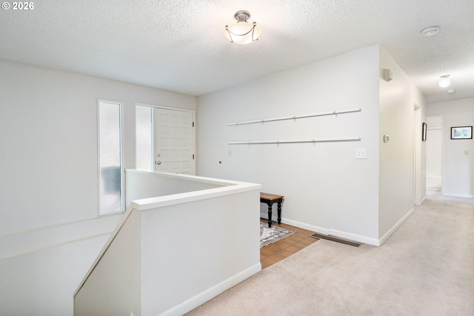 1941 Kilkenny Road Lake Oswego, OR 97034 - Photo 6 of 24 Gallery Image 6