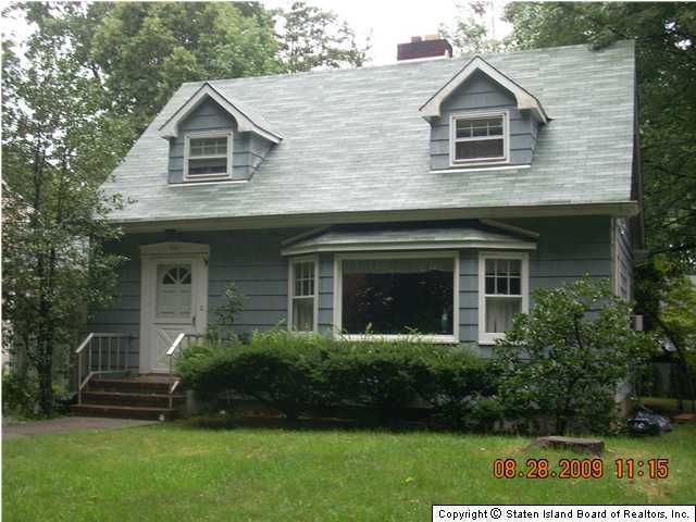 370 London Road Staten Island, NY 10306 - Photo 1 of 5 Primary Photo