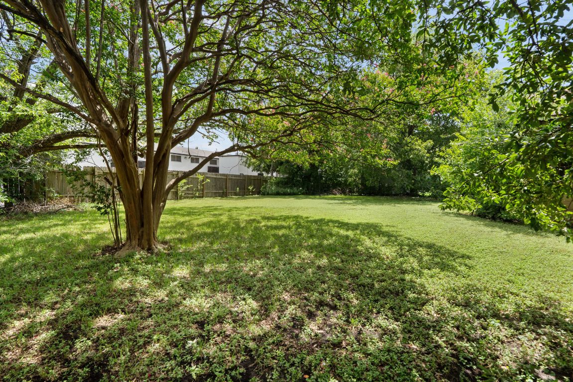1719 East 32nd Street Austin, TX 78722 - Photo 8 of 13 a view of outdoor space with a garden