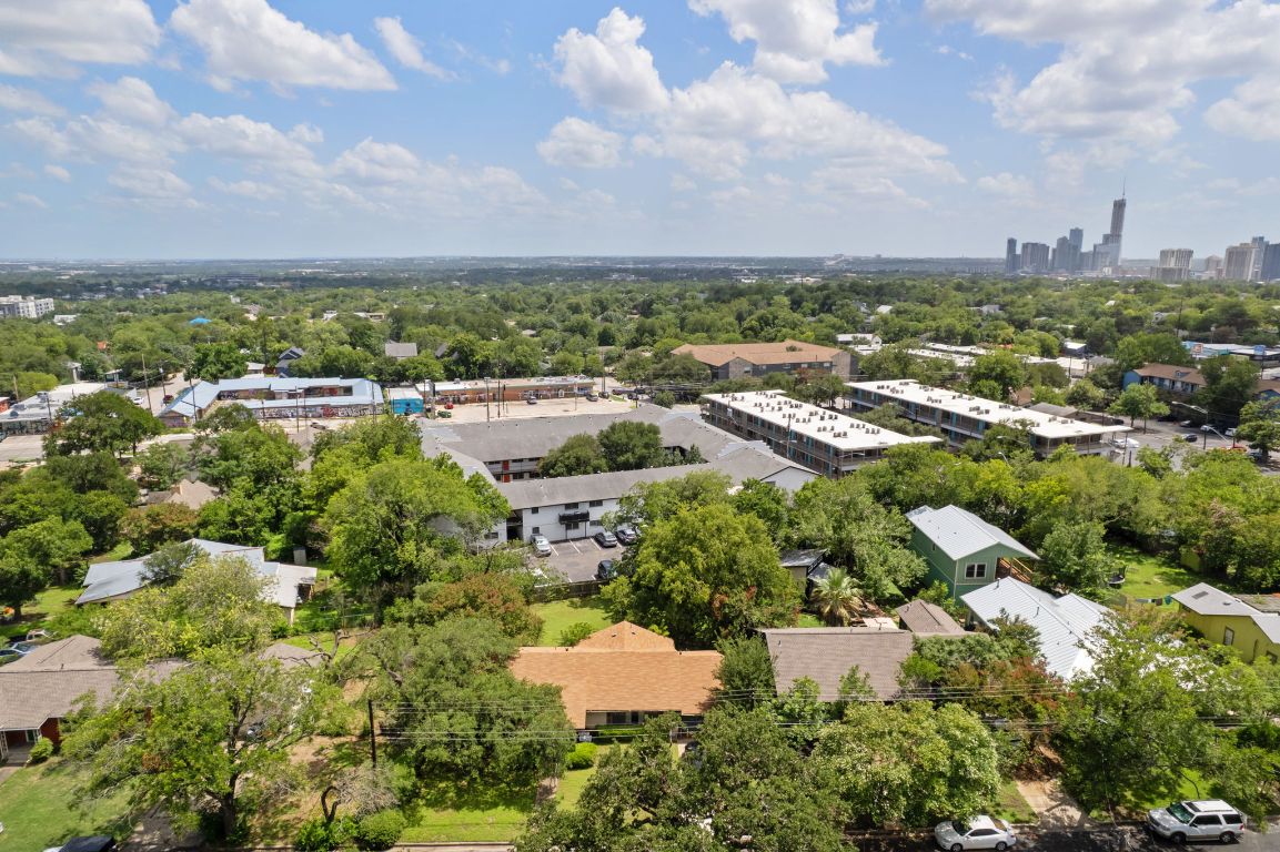 1719 East 32nd Street Austin, TX 78722 - Photo 10 of 13 a view of a city