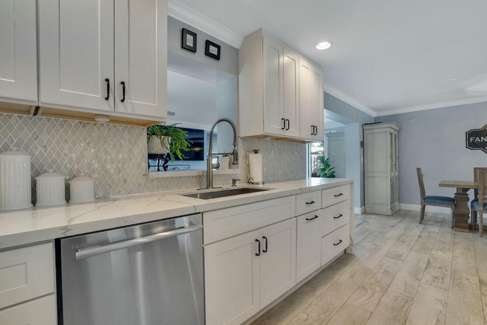 301 Enfield Road Delray Beach, FL 33444 - Photo 11 of 44 Kitchen