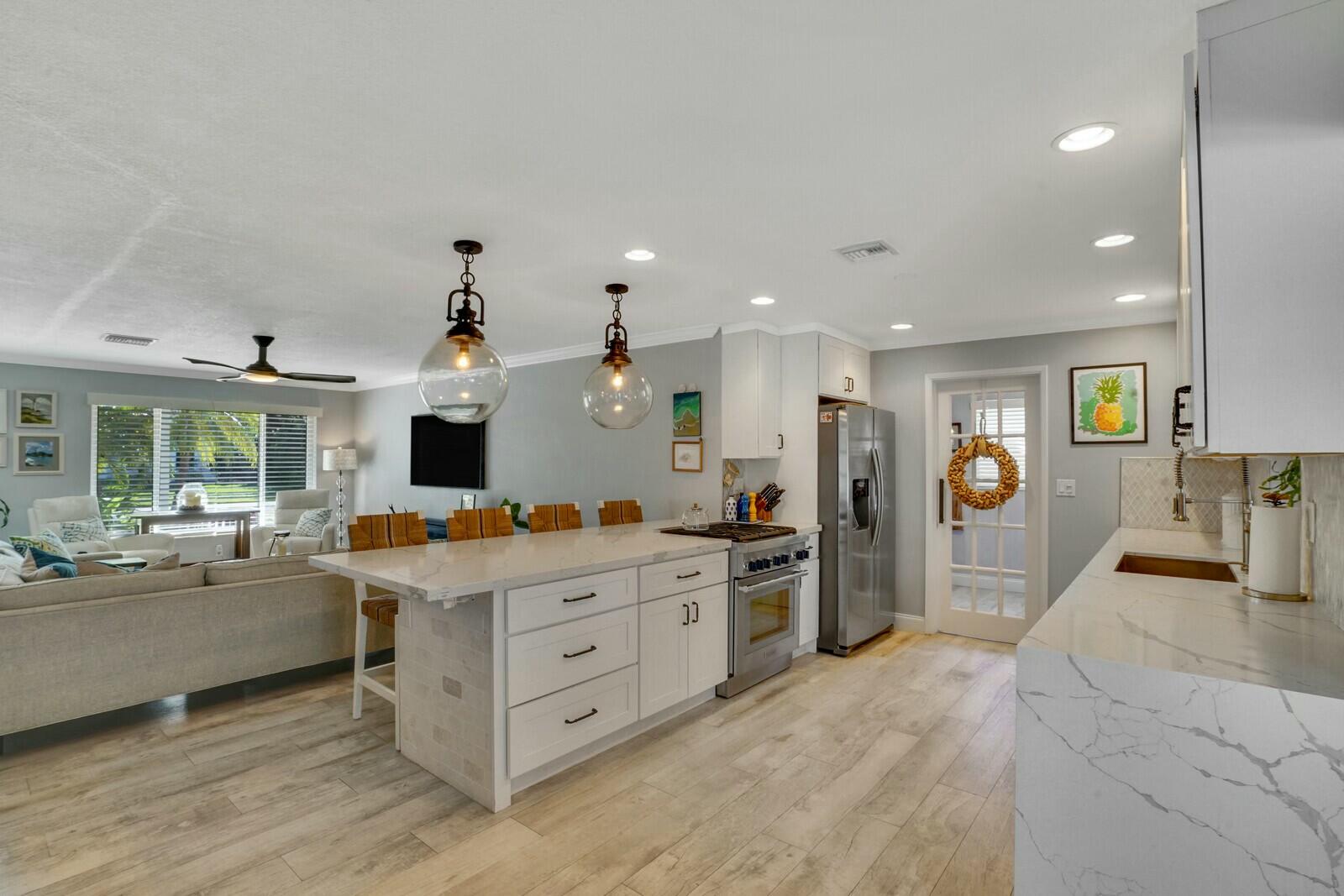 301 Enfield Road Delray Beach, FL 33444 - Photo 12 of 44 Snack bar