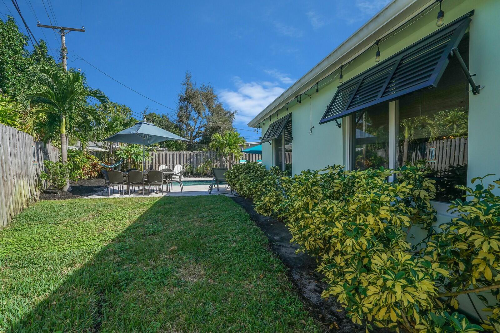 301 Enfield Road Delray Beach, FL 33444 - Photo 30 of 44 Lots of green space