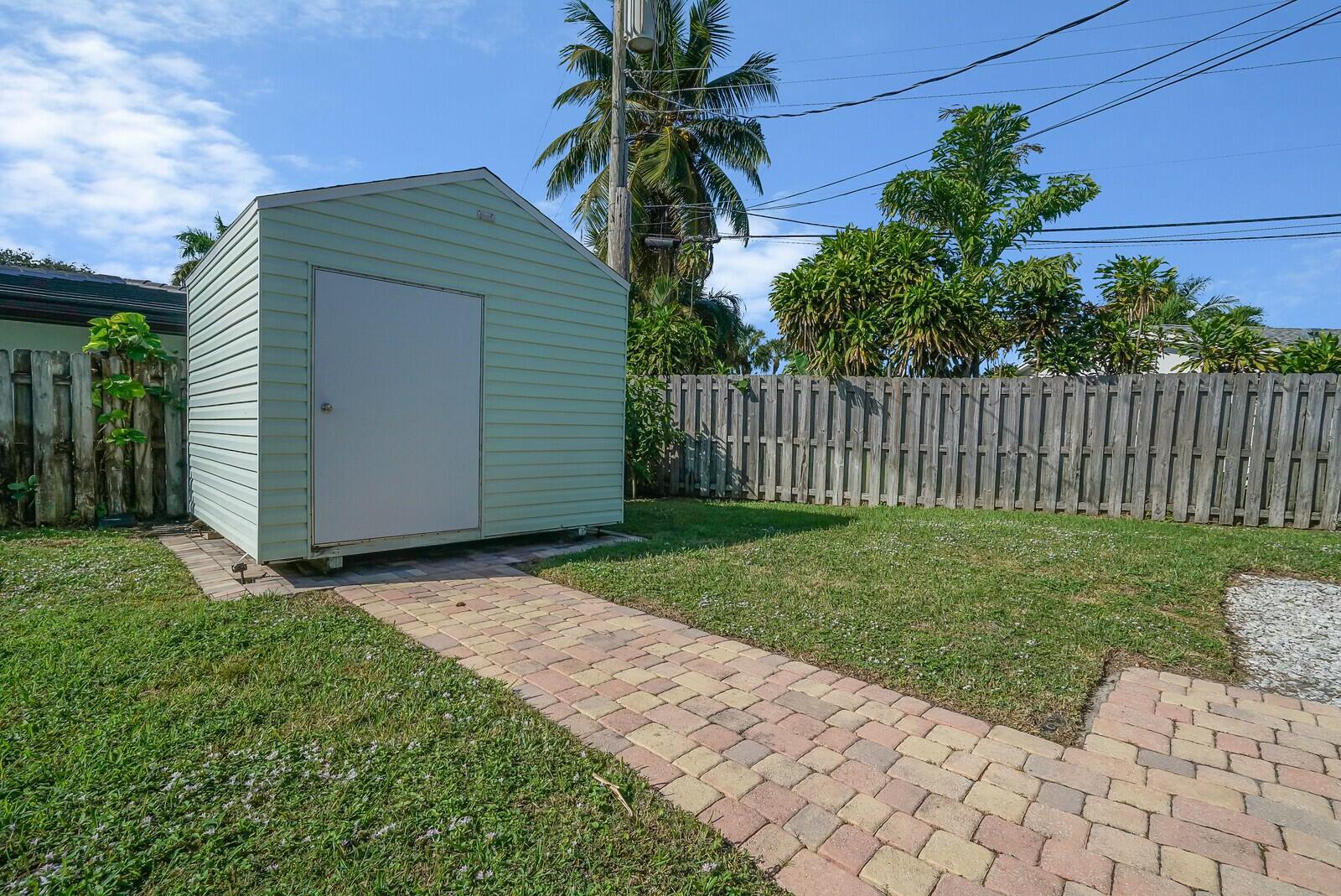 301 Enfield Road Delray Beach, FL 33444 - Photo 33 of 44 Room for expansion
