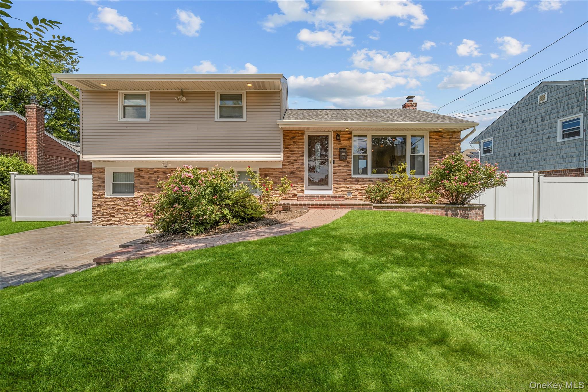16 Cumberland Road Jericho, NY 11753 - Photo 1 of 44