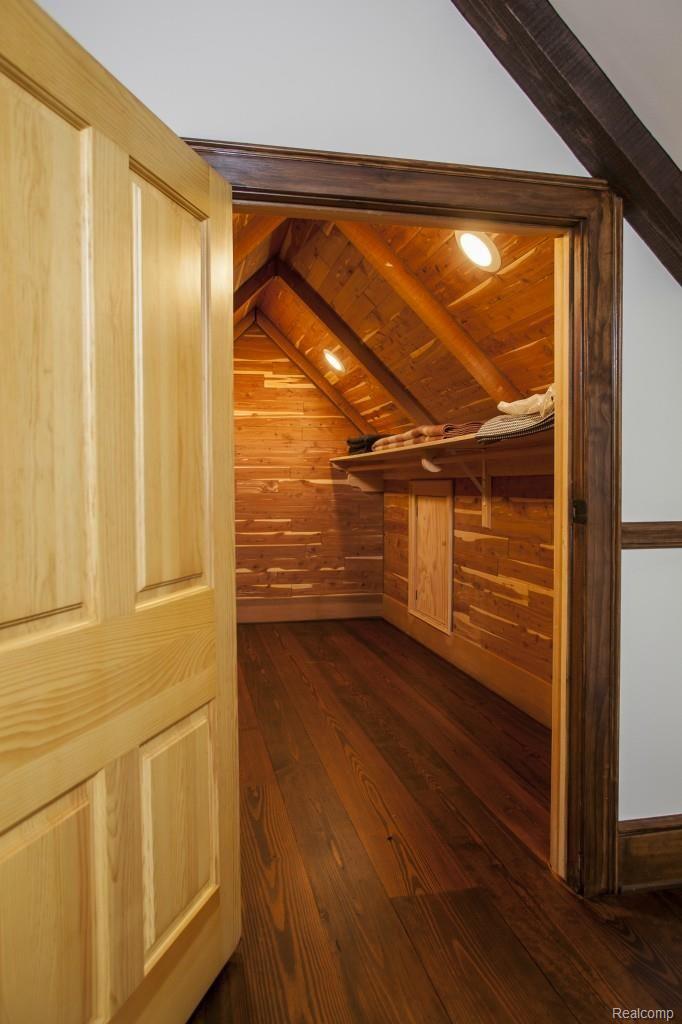 950 Lake George Road Oakland, MI 48363 - Photo 20 of 34 2nd Floor Cedar Closet - 950 Lake George