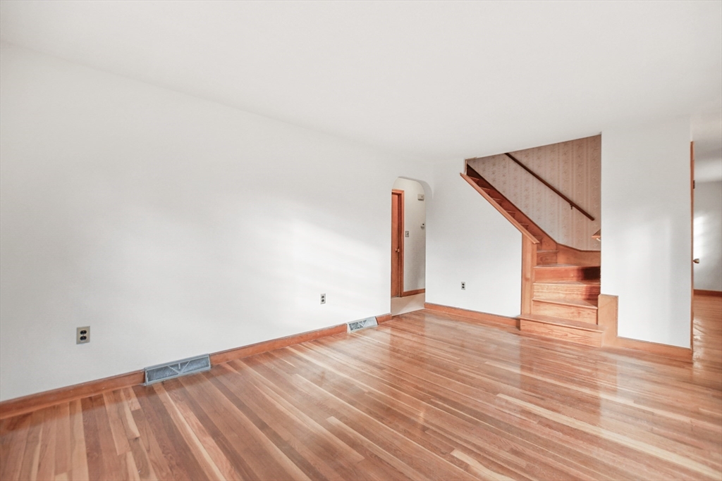 114 Partridge Road Billerica, MA 01821 - Photo 11 of 18