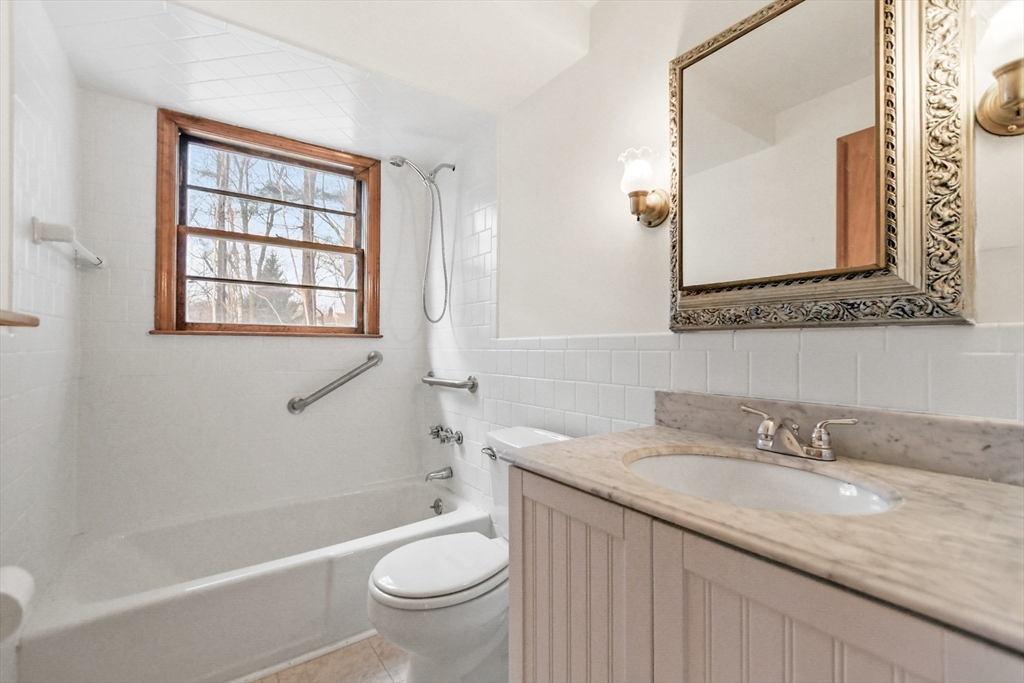 114 Partridge Road Billerica, MA 01821 - Photo 16 of 18
