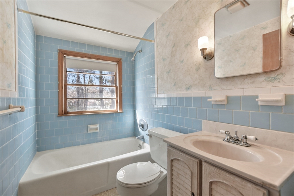114 Partridge Road Billerica, MA 01821 - Photo 17 of 18