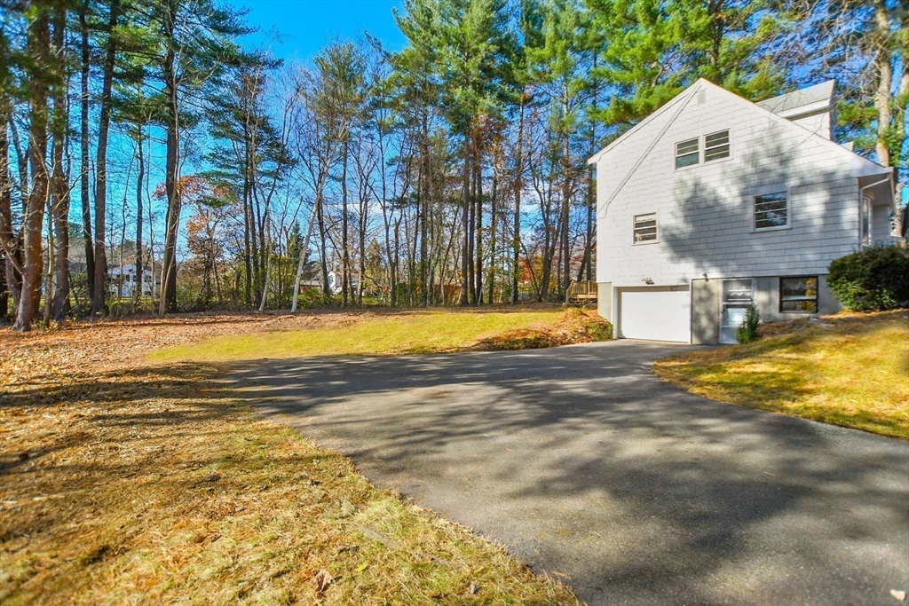 114 Partridge Road Billerica, MA 01821 - Photo 3 of 18