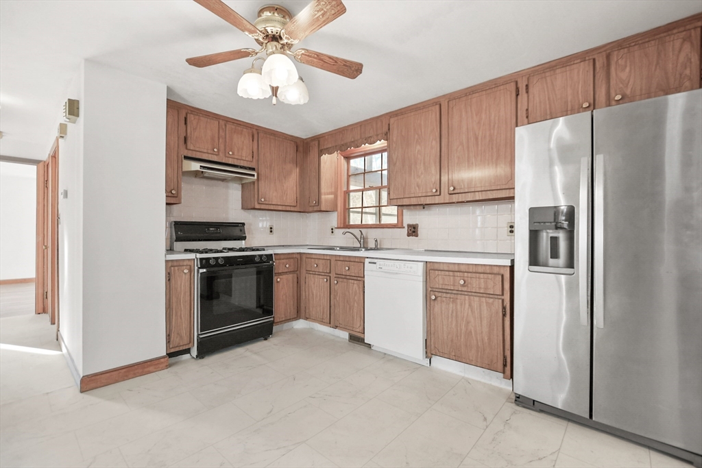 114 Partridge Road Billerica, MA 01821 - Photo 9 of 18