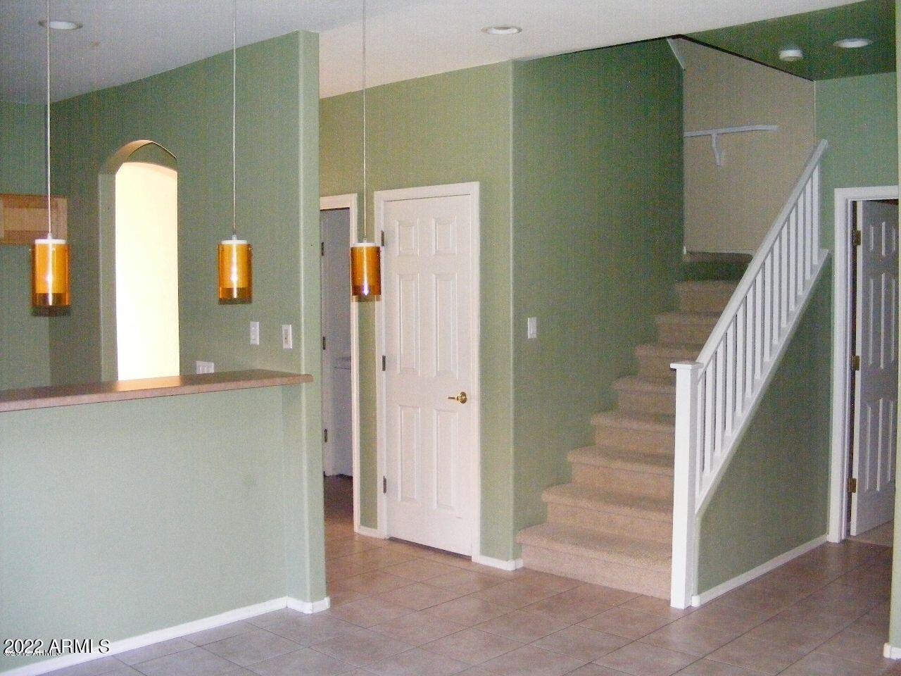 2422 East Darrel Road Phoenix, AZ 85042 - Photo 3 of 6 20121004161530610581000000-o