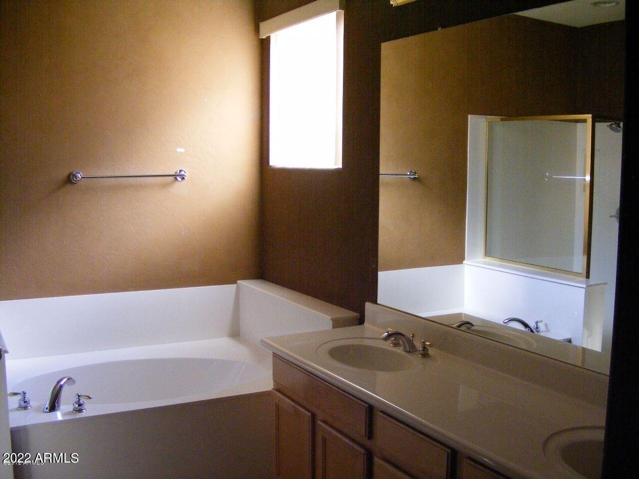 2422 East Darrel Road Phoenix, AZ 85042 - Photo 5 of 6 20121004161511448620000000-o