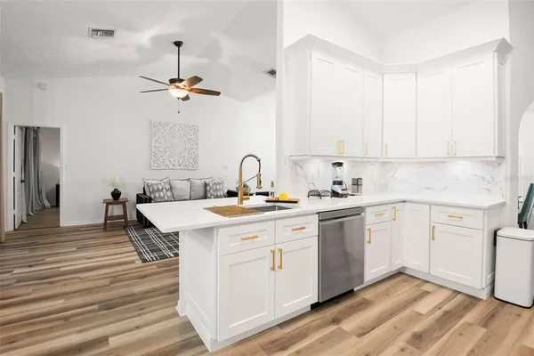 $3,800 | 721 Brittany Park Boulevard, Tarpon Springs, FL 34689