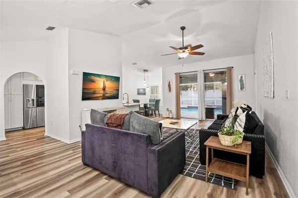 $3,800 | 721 Brittany Park Boulevard, Tarpon Springs, FL 34689