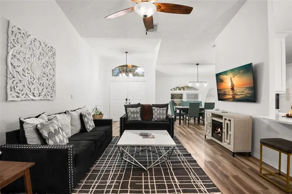 $3,800 | 721 Brittany Park Boulevard, Tarpon Springs, FL 34689