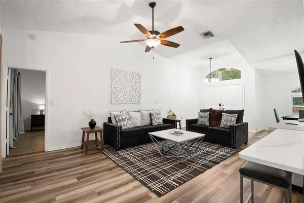 $3,800 | 721 Brittany Park Boulevard, Tarpon Springs, FL 34689