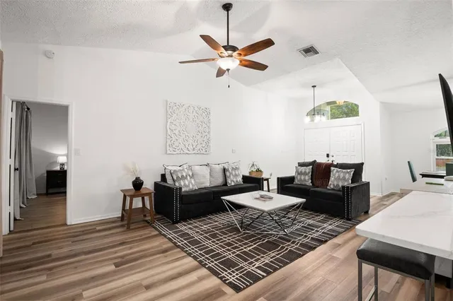 $3,700 | 721 Brittany Park Boulevard, Tarpon Springs, FL 34689