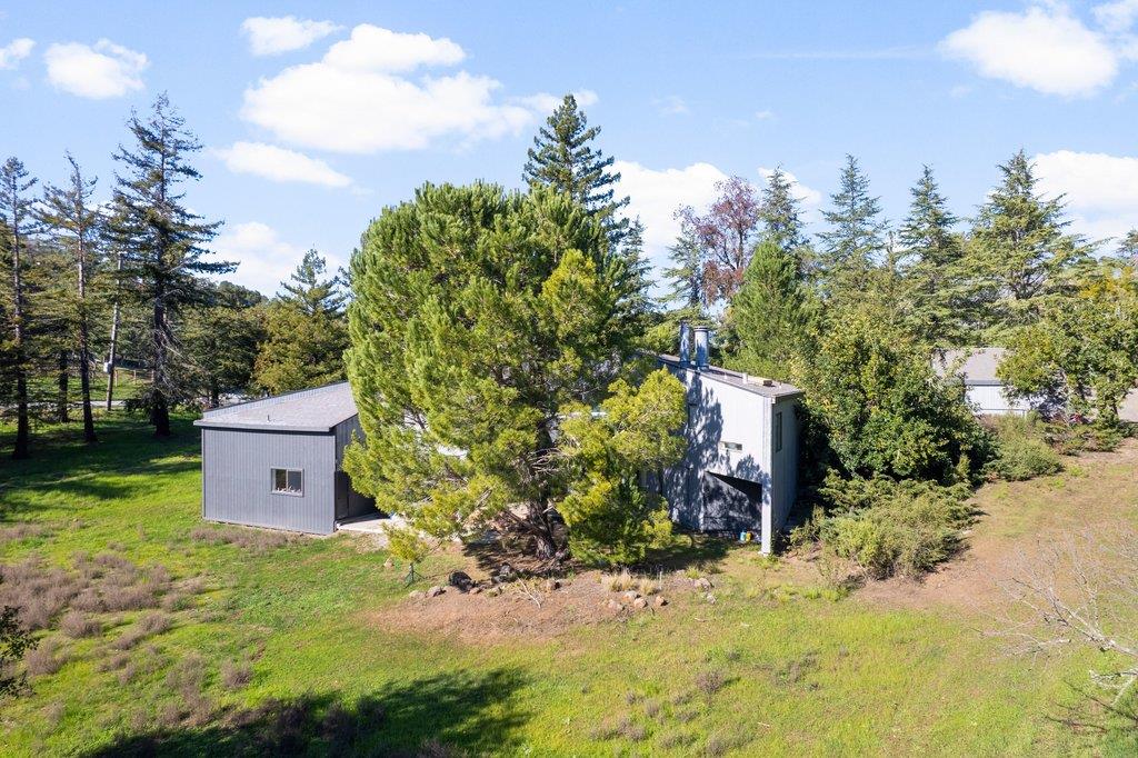 27600 Altamont Road Los Altos Hills, CA 94022 - Photo 23 of 37