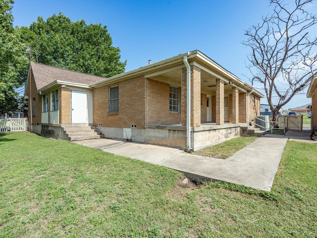 901 South College Avenue Decatur, TX 76234 - Photo 31 of 38