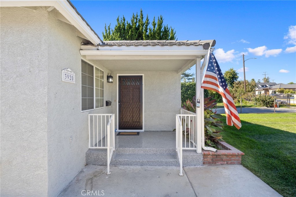 3920 Elma Road Pasadena, CA 91107 - Photo 5 of 29 a view of a house with a yard