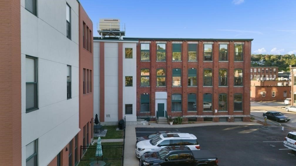 1 Envelope Terrace, Unit 302 Worcester, MA 01604 - Photo 35 of 42