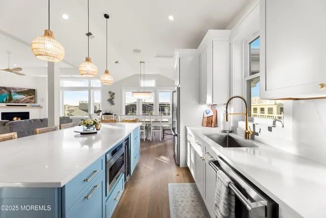 $3,850,000 | 18 Mea Lane, Beach Haven, NJ 08008